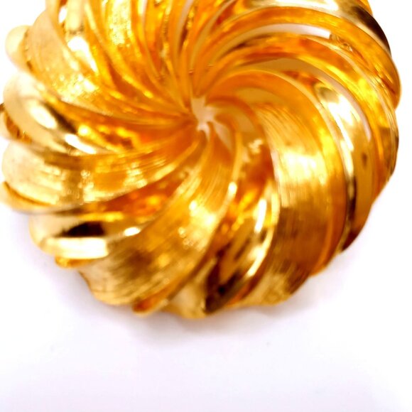 Vintage Brooch Open Swirl Gold-Tone Repaired Brooch Lapel Pin 2" Diameter - Picture 2 of 6